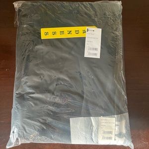 NWT- Madness skateboards mens sweats XL - black, logo on leg